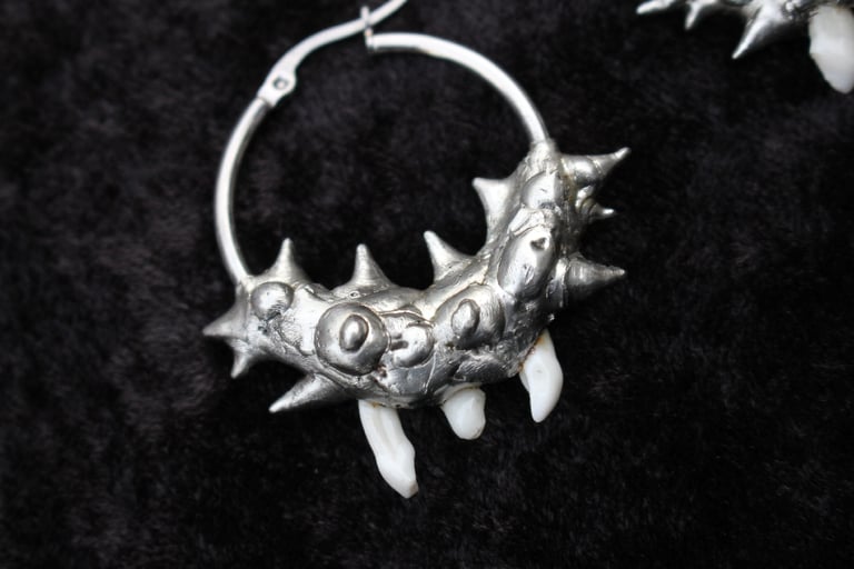 Dead good fox teeth hoop earrings Image 7