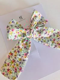 Image 2 of Spring floral bow 