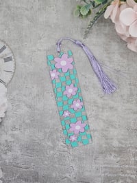 Image 2 of Checkered Daisy Acrylic Bookmark