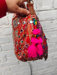 Image 20 of Slouch bag- Reds