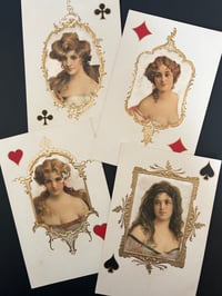 Image 1 of Lot de 4 cartes postales gaufrées, ♥️♠️♦️♣️ début 1900, vierges.
