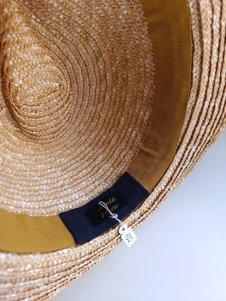 Image of Cappello in paglia miele pizzicato con tesa larga