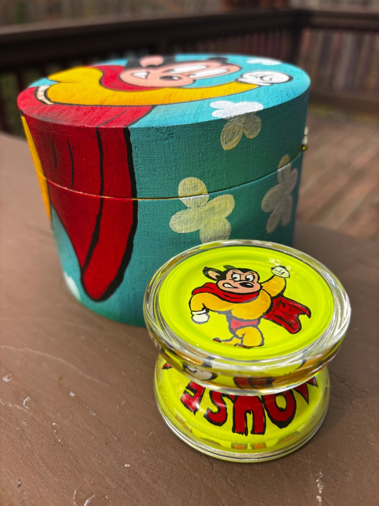 Image of Mighty Mouse Duncan Freehand One with Wood Box