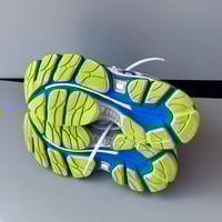 Image 5 of 2 sizes: us7.5/eu39, us7/eu38