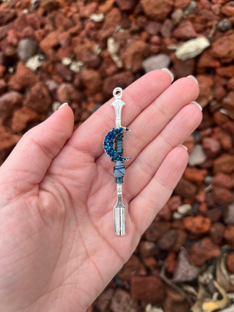 Image of Crystal Moon Shovel