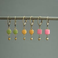 Image 2 of Petites boucles d'oreilles pendantes 