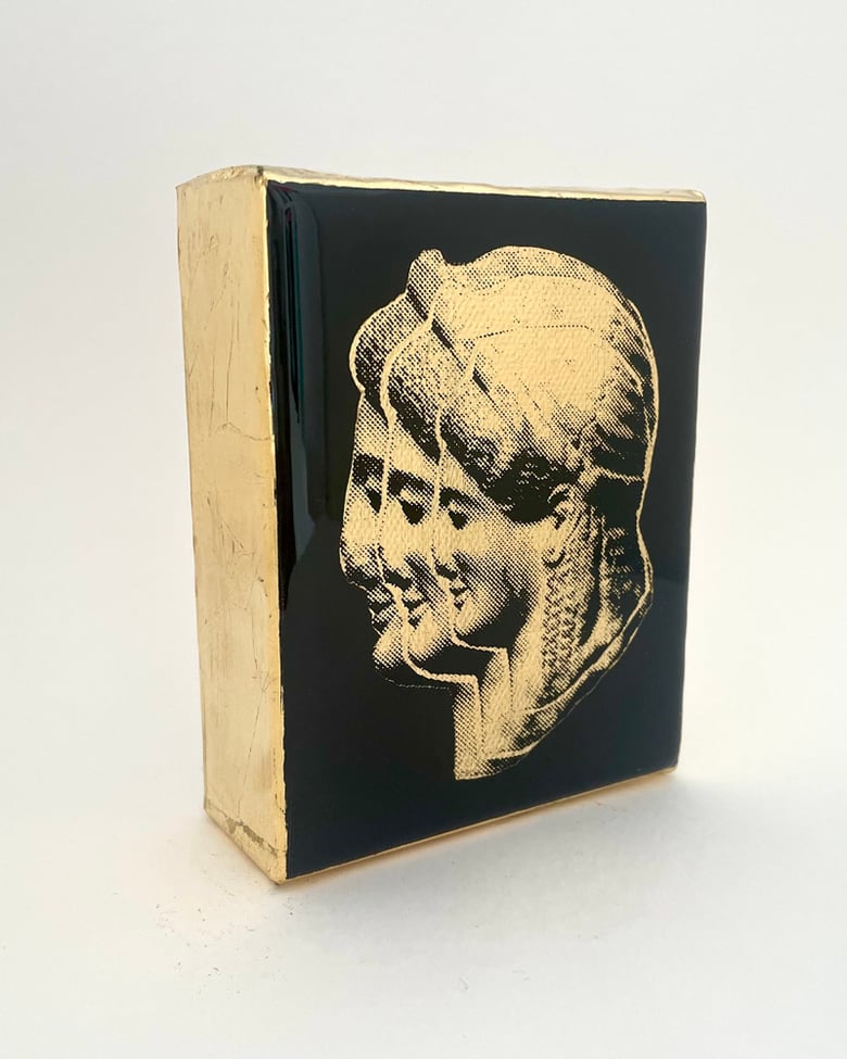 Image of Kore Statute Head Black/Gold leaf