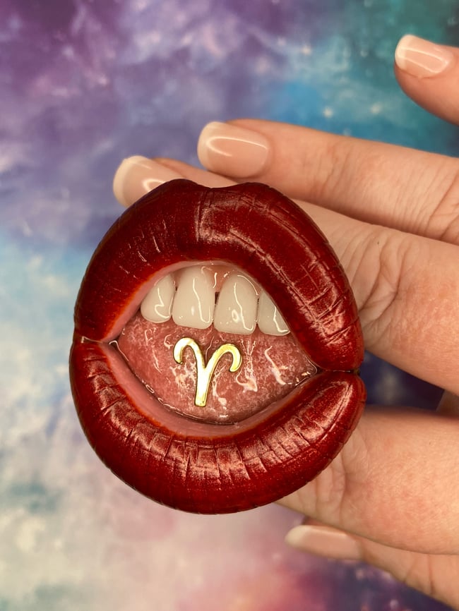 PHONE GRIP - Crimson Lips With Aries Zodiac