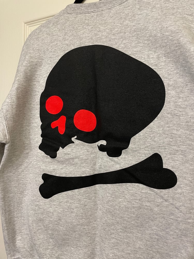 Image of Skull Crewneck-Gray