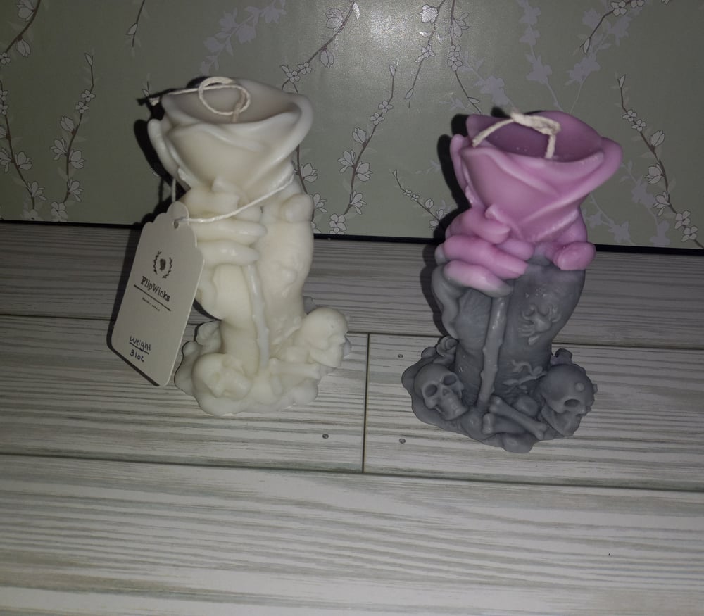 Image of Halloween Rose Candle.