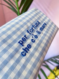 Image 2 of Beauty Case “Per fortuna che c’è il mare”