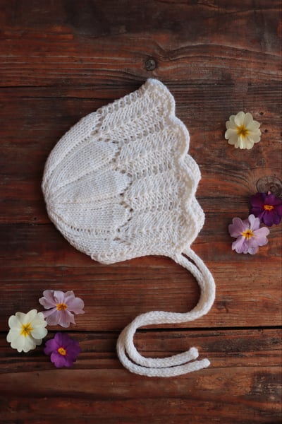 Image of Bonnet Bluebell - Milky White - Size 6-9 Months 