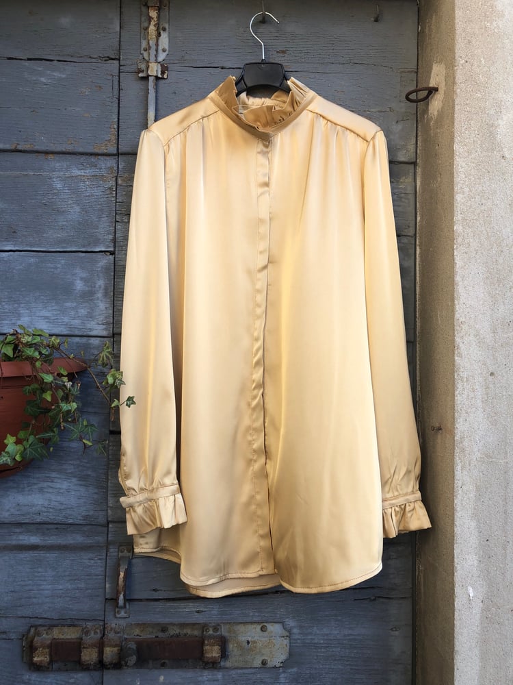 Image of Party shirt gold