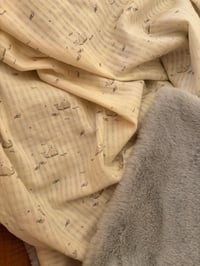 Image 2 of COUVERTURE MOTIF BALEINE