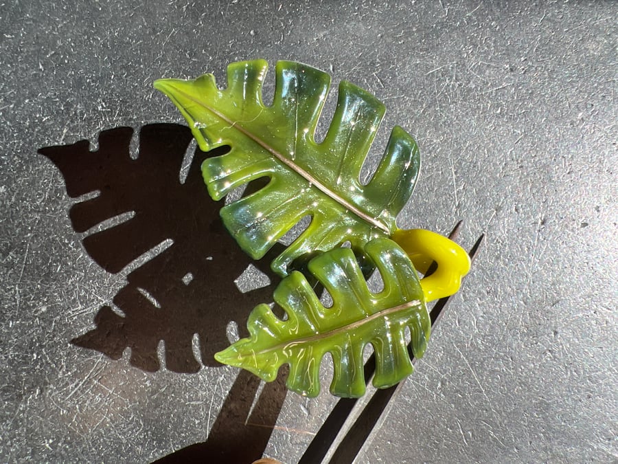 Image of Jungle Sparkle Monstera Leaf Pendant