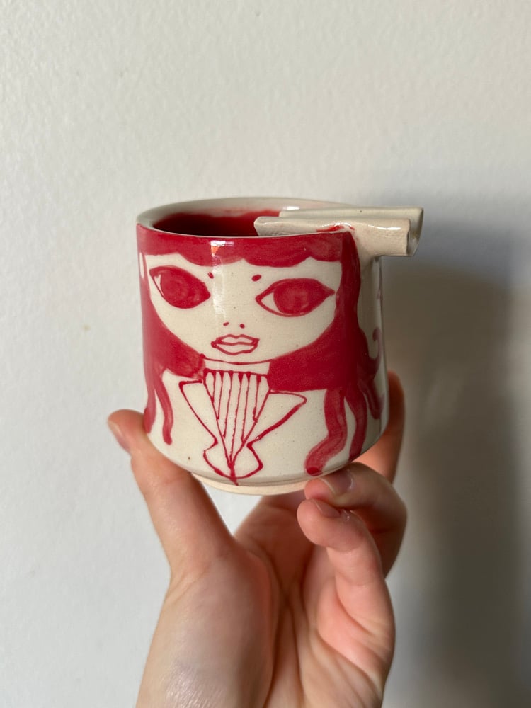 Image of Girl Ash Cup (red)