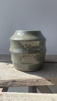 Image 1 of Vase Oliven
