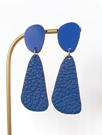 Image 2 of Boucles d'oreilles "Gemma" en cuir upcyclé 