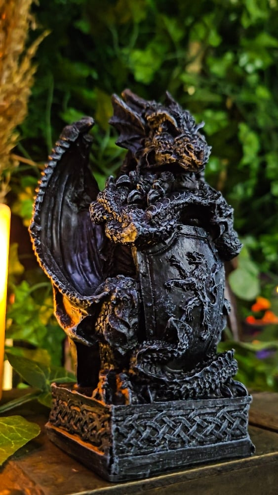 👑The Armored Kingdom Draconian Shield Guardian of the Realm Dragon Statue