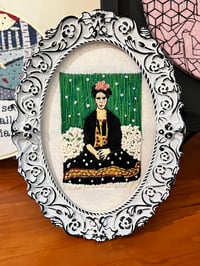 Frida- white frame