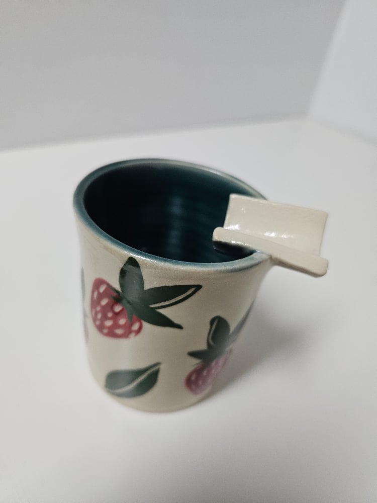 strawb joint ashtray/paint cup (3)