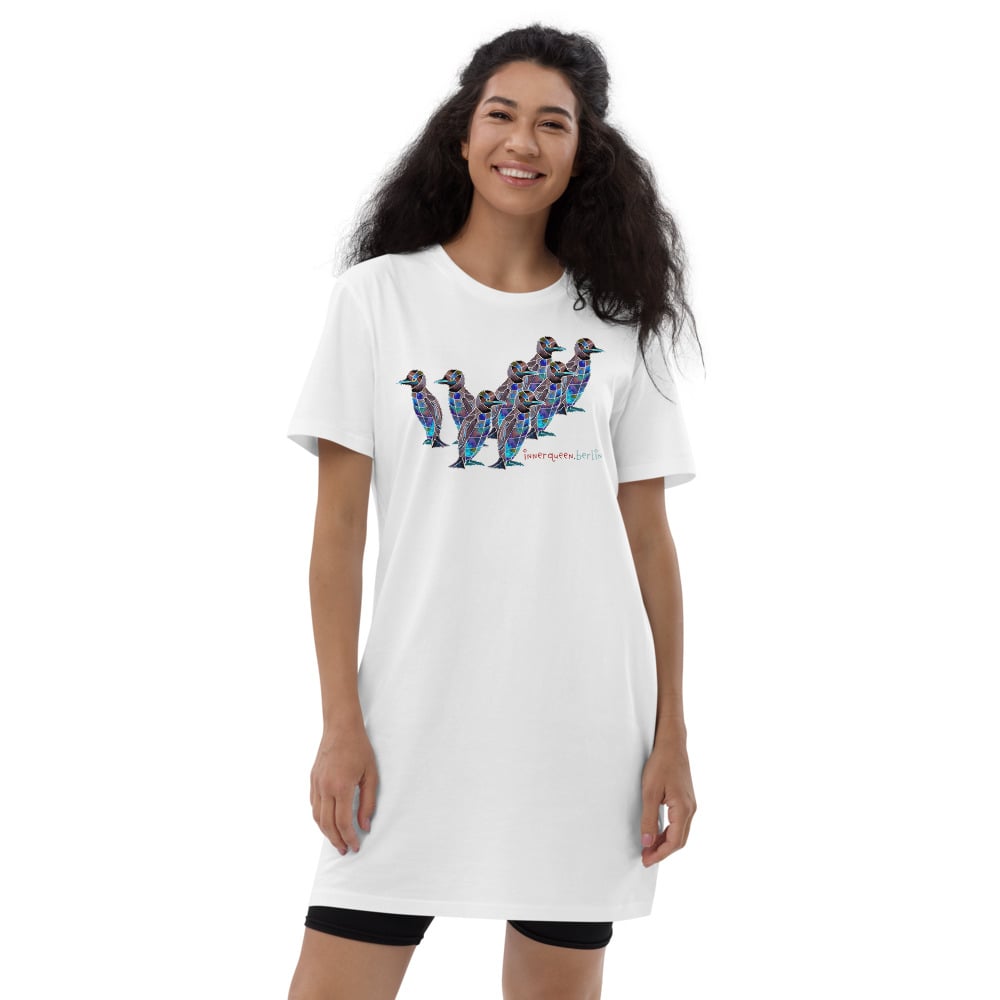 Image of Rainbow Penguin Love Bio-Baumwoll T-Shirt-Kleid