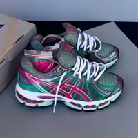 Image 1 of size: us8/W9.5 uk7.5 eu41.5 cm26