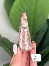 Image 4 of SANGRIA LACE AGATE RING HOLDERS