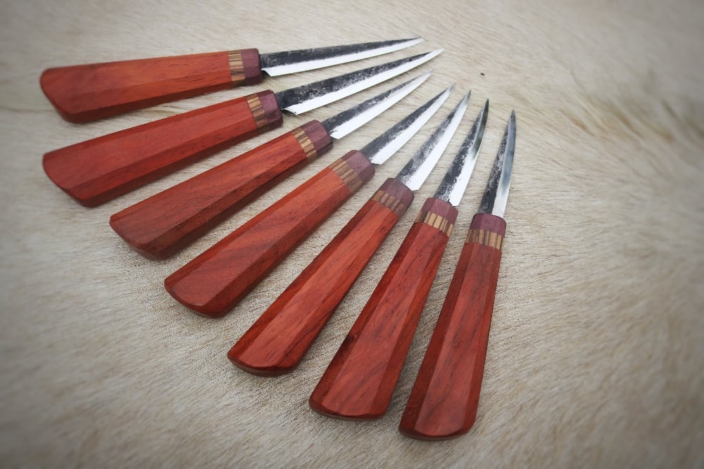 Image of 70mm and 100mm slöjd with padauk, zebrano and purpleheart handle