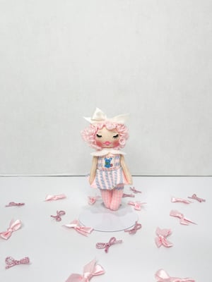 Image of Cutie Collection Mini Art Doll #1