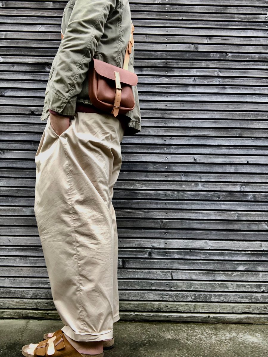 Image of Satchel daybag in oiled leather with adjustable strap collection unisex