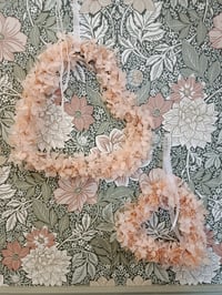 Image 1 of Couronne hortensia nude et gypsophile pêche 