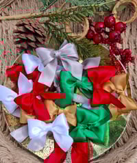 Double loop satin craft bows 