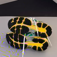 Image 5 of Asics Gel Nimbus 15 Brazil size: us9.5/11W uk8.5 eu43.5 cm27.5