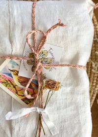 Image 7 of Box de Brocante « Sous le charme »