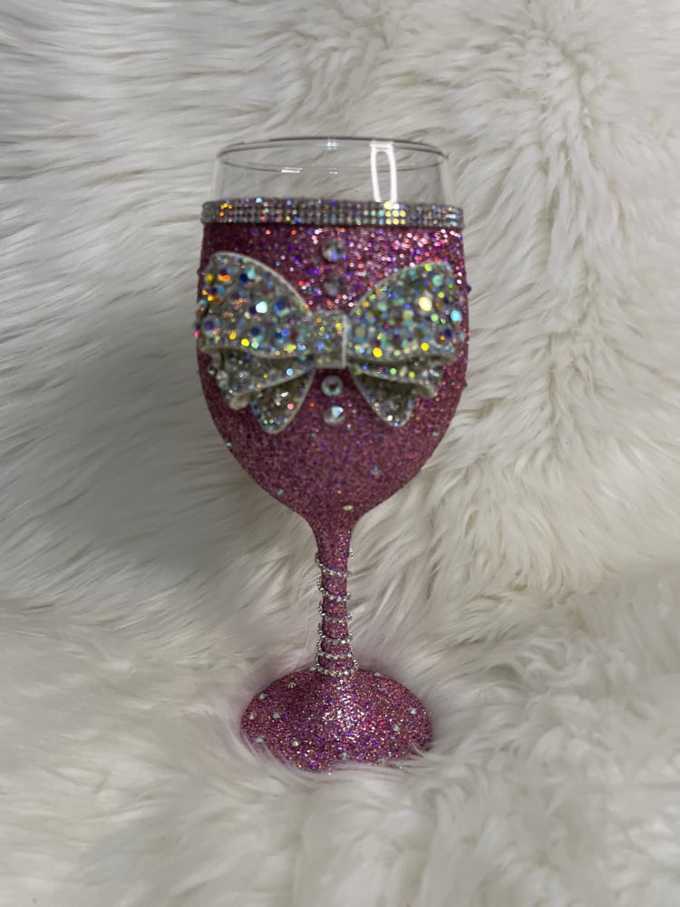 Image of “Pretty In Pink” Wine Glass