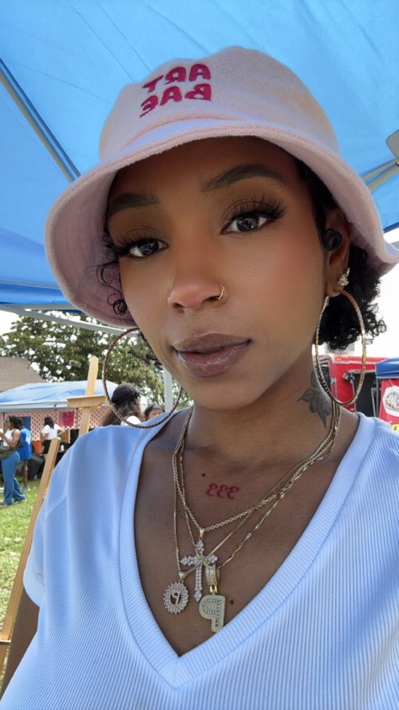 Art Bae bucket hat (pink)