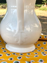 Image 12 of Grand pichet ancien - porcelaine blanche