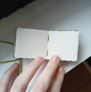 MADOC — mini livre — reliure à la française