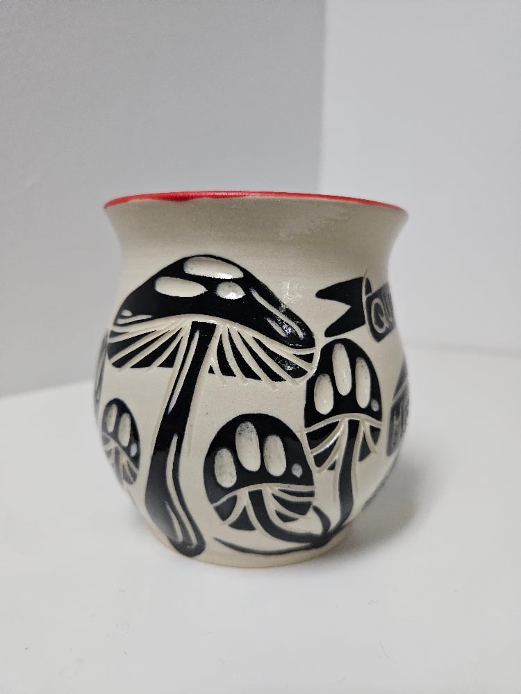 "queer art heals us all" mushie mug (6)