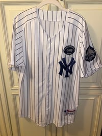 Image 1 of 2010 Derek Jeter Home Jersey (L)