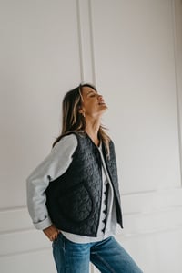 Image 1 of Gilet sans manches LOVE 