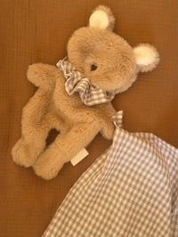 Image 1 of DOUDOU OURS CORPS MOU NEZ BRODÉ