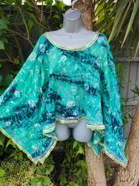 Image 1 of Poncho Woodstock Top -free size green