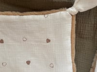 Image 3 of DOUDOU ENVELOPPANT CŒUR BRODÉ 