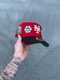 Image 1 of GREEN BRIM MULTI TONE GINGERBREAD NEW YORK METS CUSTOM FITTED CAP