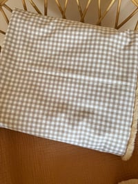 Image 1 of COUVERTURE CHAUDE VICHY BEIGE GRAND CARREAUX 