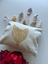 Image 4 of Trousse jolie poule dorée