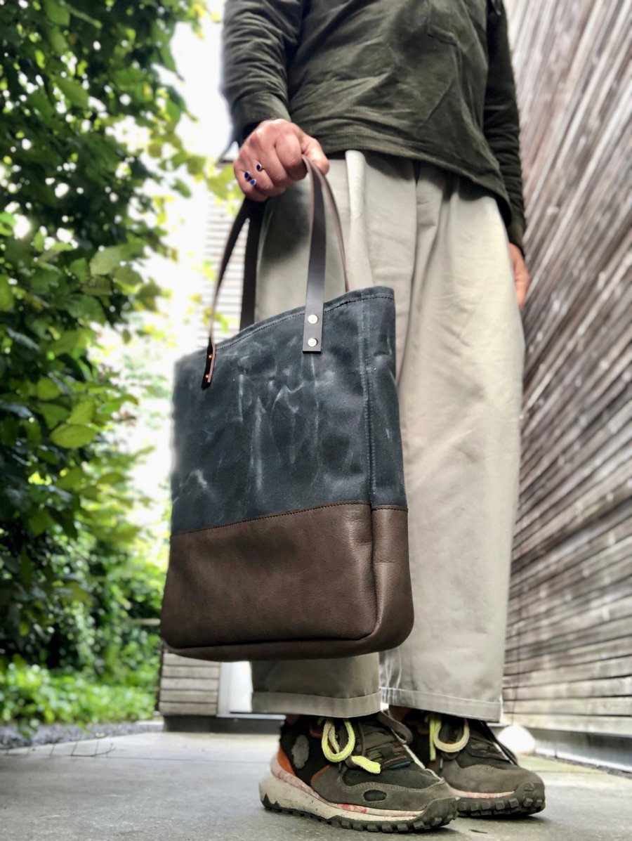 Image of Waxed canvas tote bag in slate with base in oile leather
