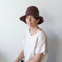 Image 1 of Kumi hat chocolate